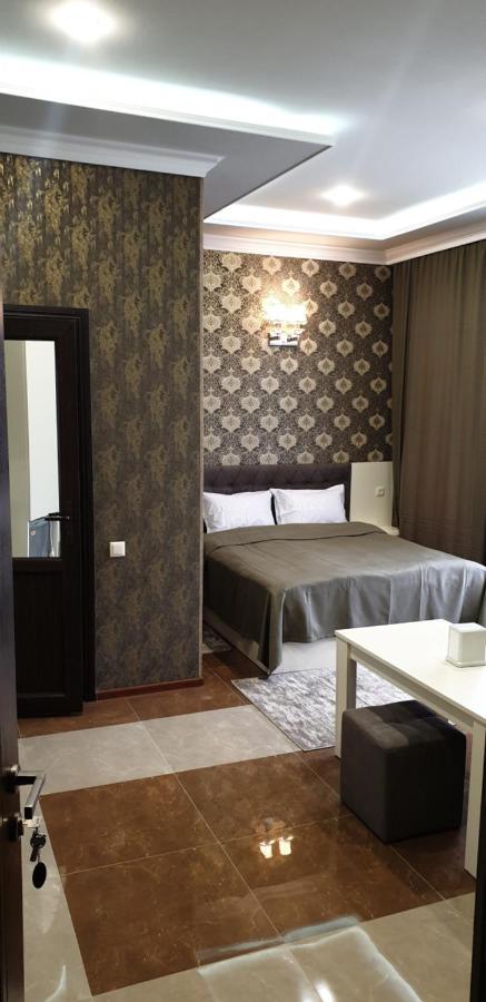 Khrchit Hotel Martuni Buitenkant foto