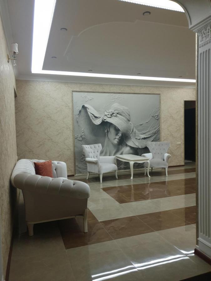 Khrchit Hotel Martuni Buitenkant foto